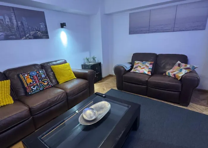 Decebal Overlooking The Boulevard Apartment Bucharest