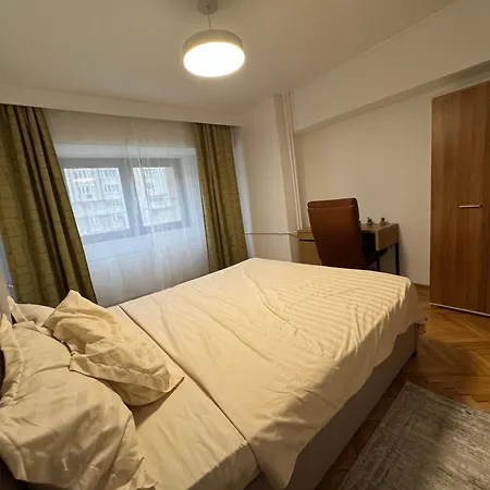 Decebal Overlooking The Boulevard Appartement Bucarest