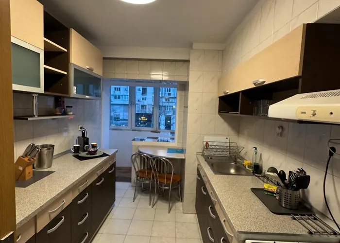 Decebal Overlooking The Boulevard Apartment