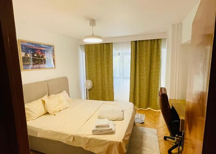 Апартаменти Decebal Overlooking The Boulevard *