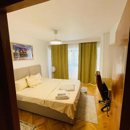 Apartman Decebal Overlooking The Boulevard *
