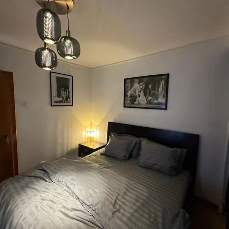 Decebal Overlooking The Boulevard * Bukareszt